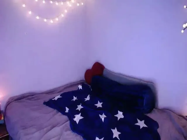 Live sex webcam photo for MiaMoth #273322473