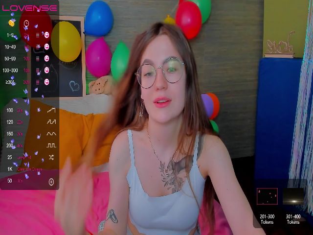 Live sex webcam photo for MiaNemalkova #273378126