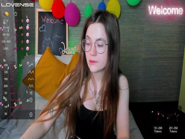 Live sex webcam photo for MiaNemalkova #273586789