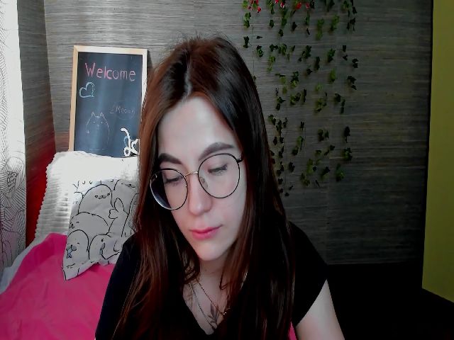 Live sex webcam photo for MiaNemalkova #273820186