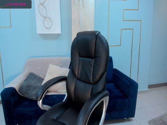 Live sex webcam photo for MiaRobertsX #272789887