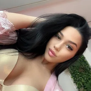 Live sex webcam photo for MiaVelvety