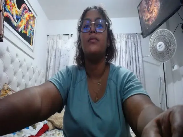 Live sex webcam photo for Mia_Brown_9 #273239979