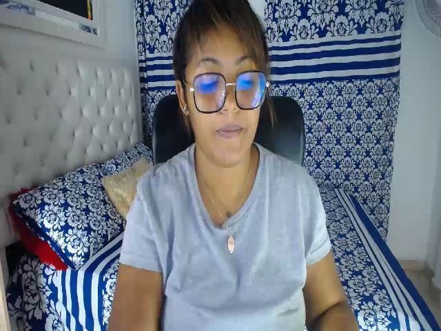 Live sex webcam photo for Mia_Brown_9 #273606206