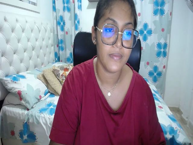 Live sex webcam photo for Mia_Brown_9 #273760209
