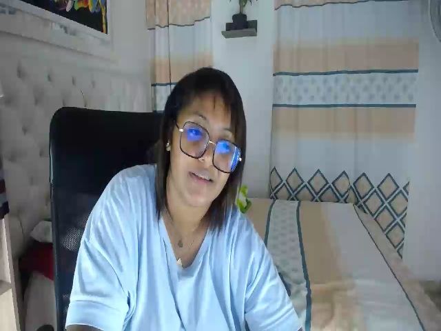 Live sex webcam photo for Mia_Brown_9 #273831416