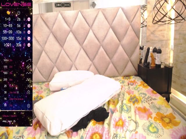 Live sex webcam photo for Mia_Pearls #273857309