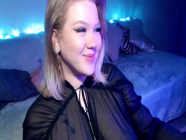 Live sex webcam photo for Mia_Sunn #272076591