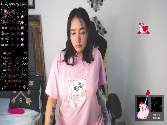 Live sex webcam photo for Mia_lee_e #271745319