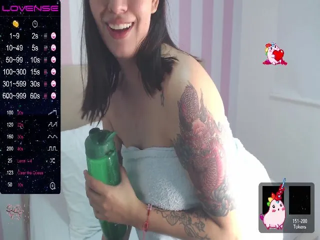 Live sex webcam photo for Mia_lee_e #271849267