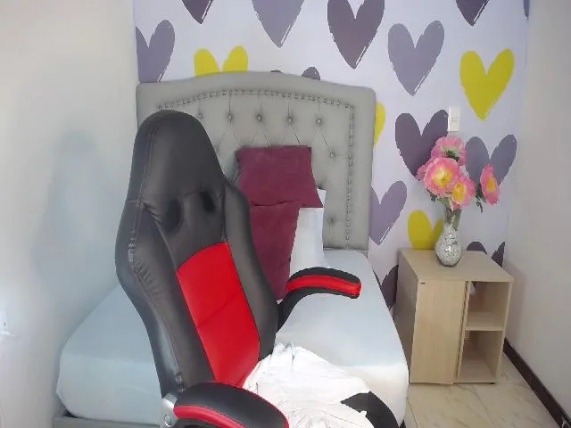 Live sex webcam photo for Mia_lee_e #274477740