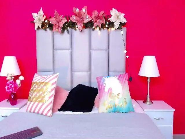 Live sex webcam photo for Mia_thompsons #271801896