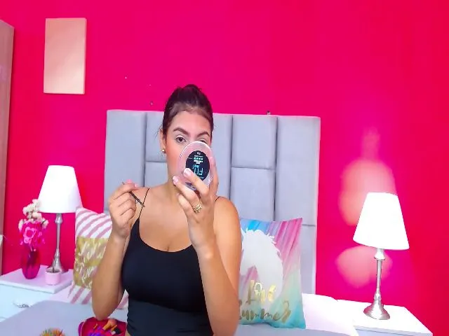 Live sex webcam photo for Mia_thompsons #272082634