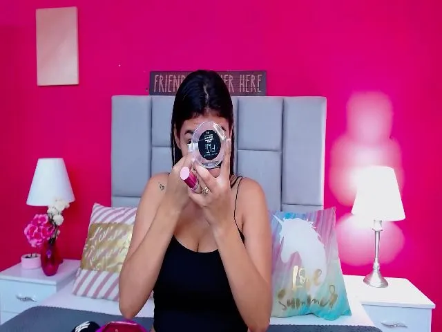 Live sex webcam photo for Mia_thompsons #272227233