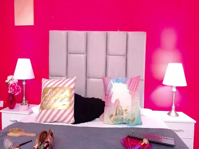 Live sex webcam photo for Mia_thompsons #272357771