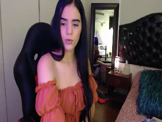 Live sex webcam photo for Miacollins1x #271988466