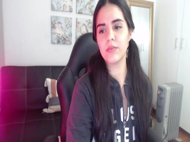 Live sex webcam photo for Miacollins1x #273707733