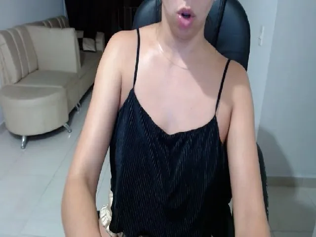 Live sex webcam photo for Miafosx #272892077