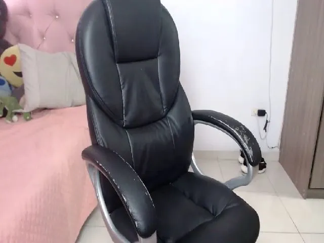 Live sex webcam photo for Miafosx #273294856