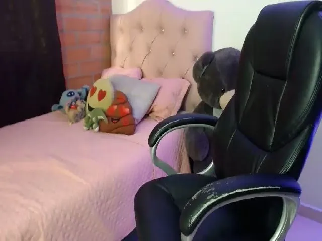 Live sex webcam photo for Miafosx #273421644