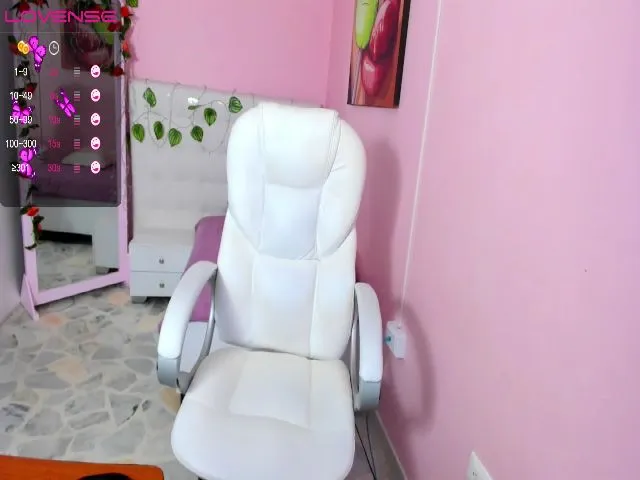 Live sex webcam photo for Miagomez1 #273150734