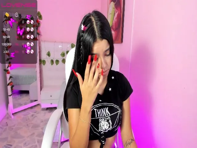 Live sex webcam photo for Miagomez1 #273261704