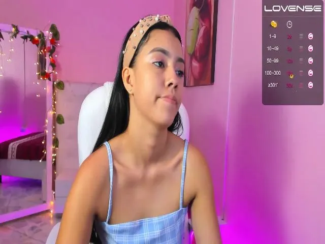Live sex webcam photo for Miagomez1 #273395434