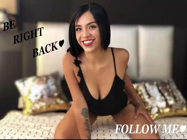 Live sex webcam photo for Miah_Olson #271691859