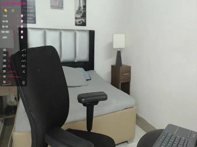 Live sex webcam photo for Miah_Olson #272544330