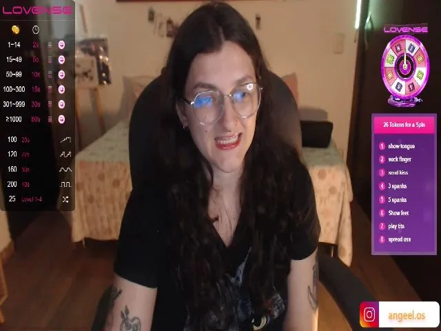 Live sex webcam photo for Miah_Peach #273906128