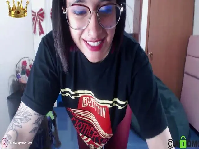Live sex webcam photo for Miahot21 #271740425