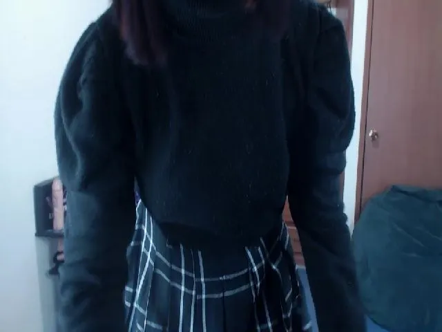Live sex webcam photo for Miahot21 #272575878
