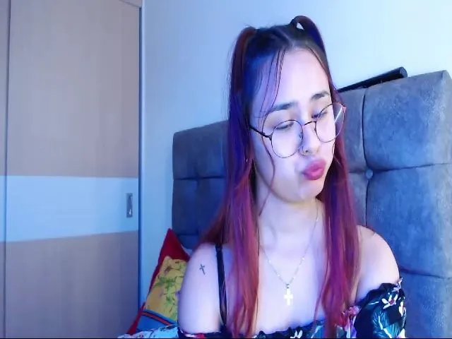 Live sex webcam photo for Mialovv #273765497