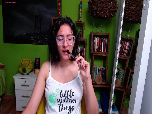 Live sex webcam photo for MiaportmanX #272022012