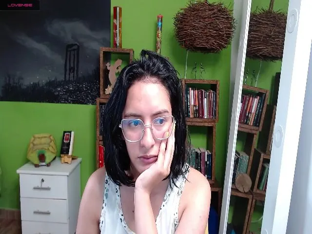 Live sex webcam photo for MiaportmanX #272148153