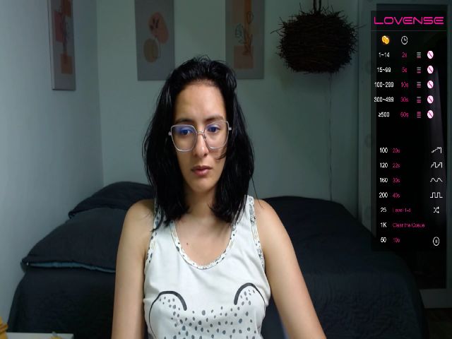 Live sex webcam photo for MiaportmanX #272930872