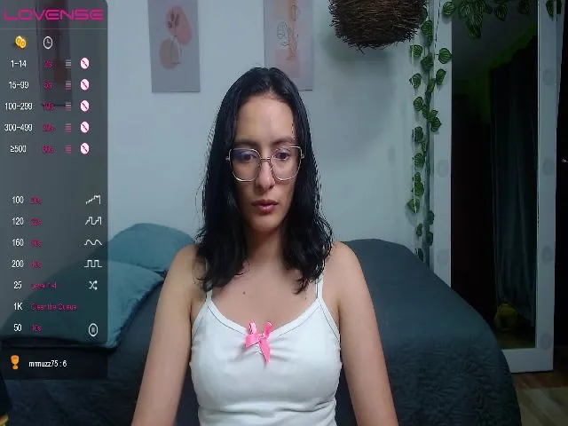 Live sex webcam photo for MiaportmanX #273455760