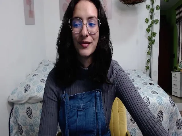 Live sex webcam photo for MiaportmanX #274024744