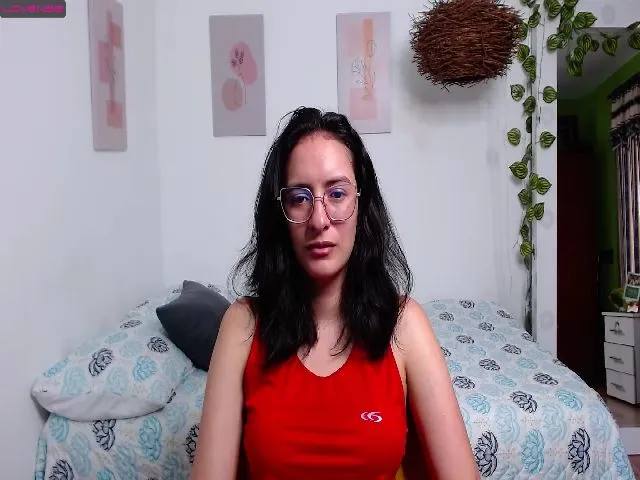 Live sex webcam photo for MiaportmanX #274094995