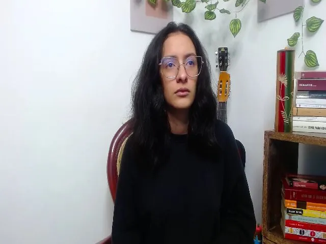 Live sex webcam photo for MiaportmanX #274180051