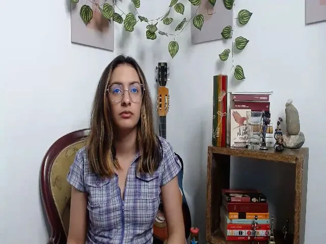 Live sex webcam photo for MiaportmanX #274567121