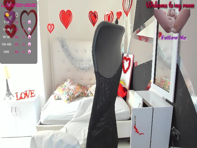 Live sex webcam photo for Miaqueen69 #272500965