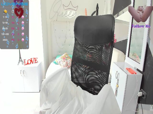 Live sex webcam photo for Miaqueen69 #272699317