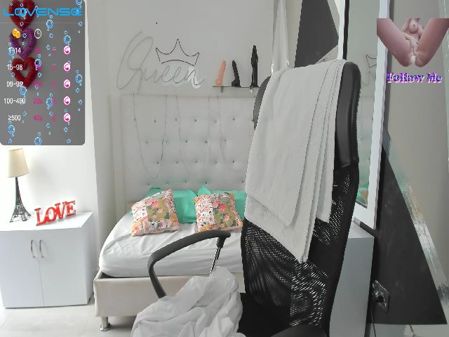 Live sex webcam photo for Miaqueen69 #272856288