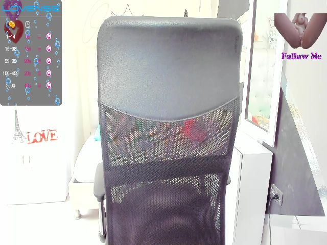 Live sex webcam photo for Miaqueen69 #272971994