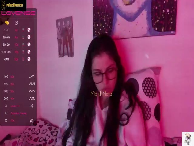 Live sex webcam photo for Miarousse #273252887