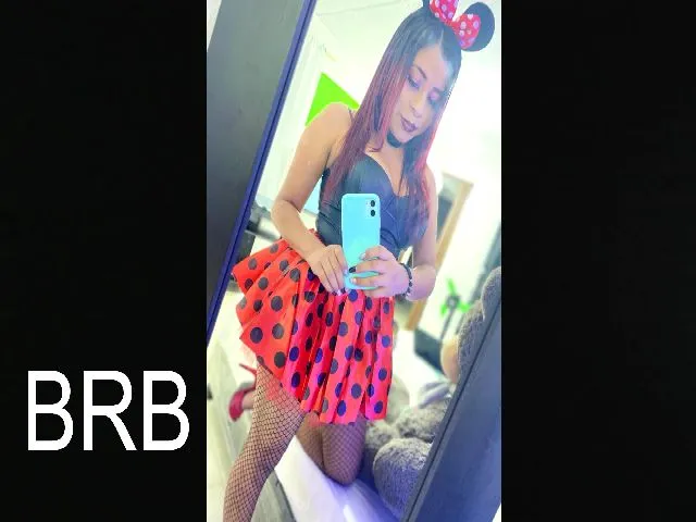 Live sex webcam photo for Miarousse20 #273353330