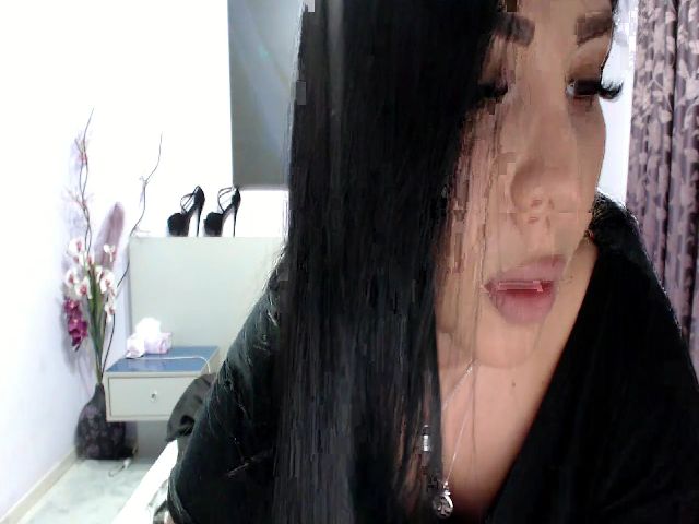 Live sex webcam photo for MichaaaaLa #272625416