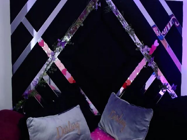 Live sex webcam photo for Michellkurt #273984351