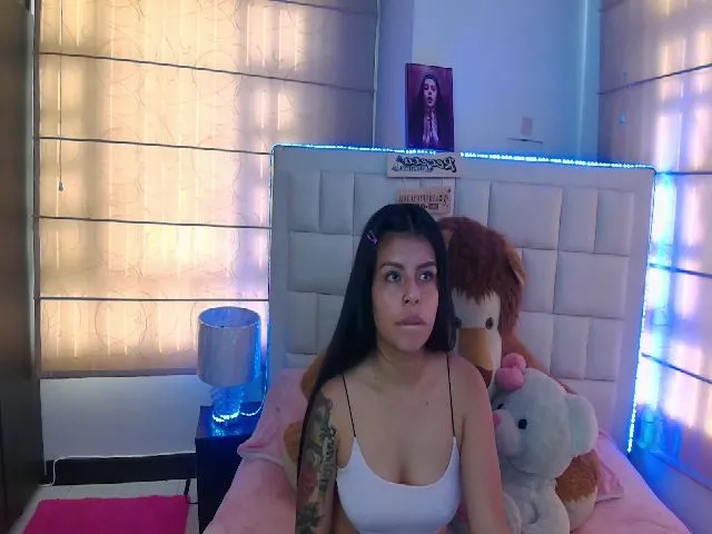 Live sex webcam photo for Miiaafox #272175512